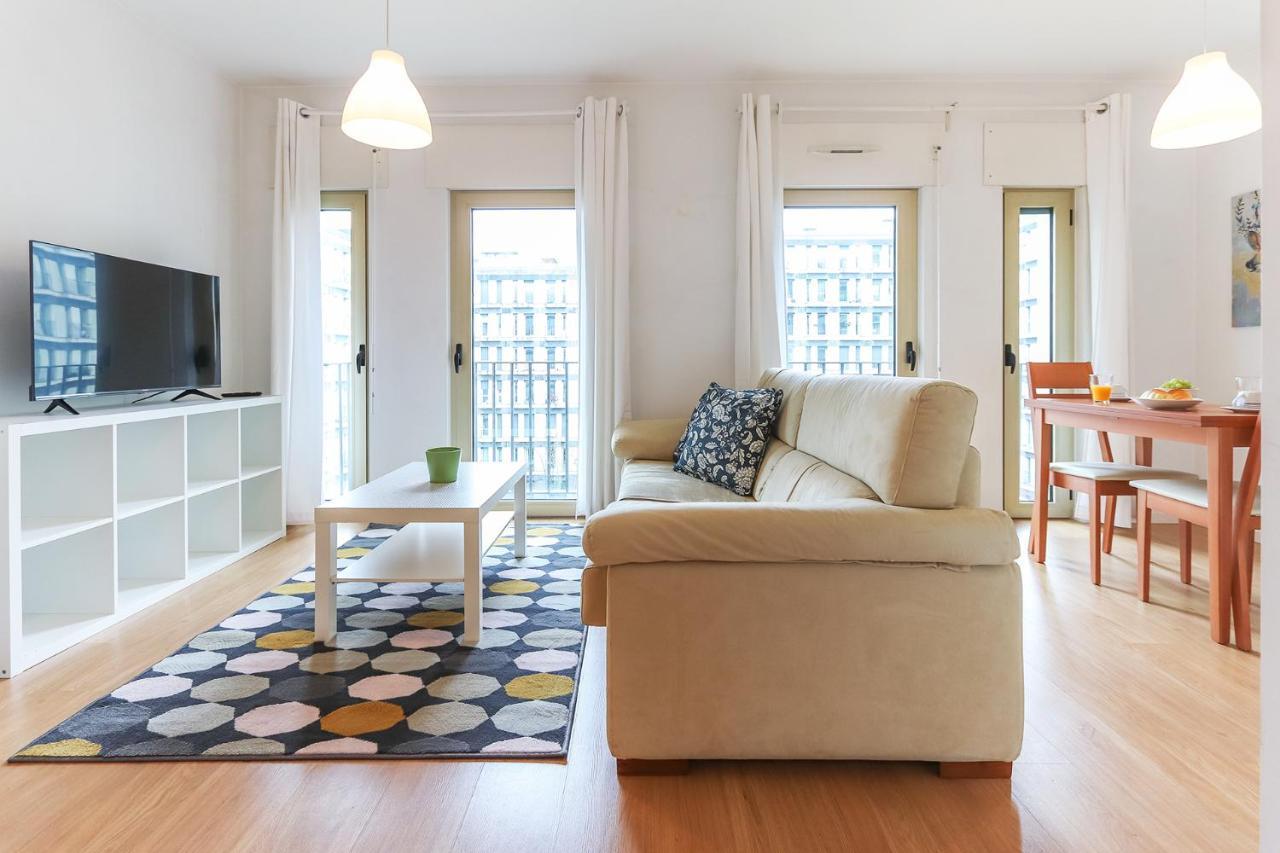 Portucale ! Charming Loft With Garage Apartment *